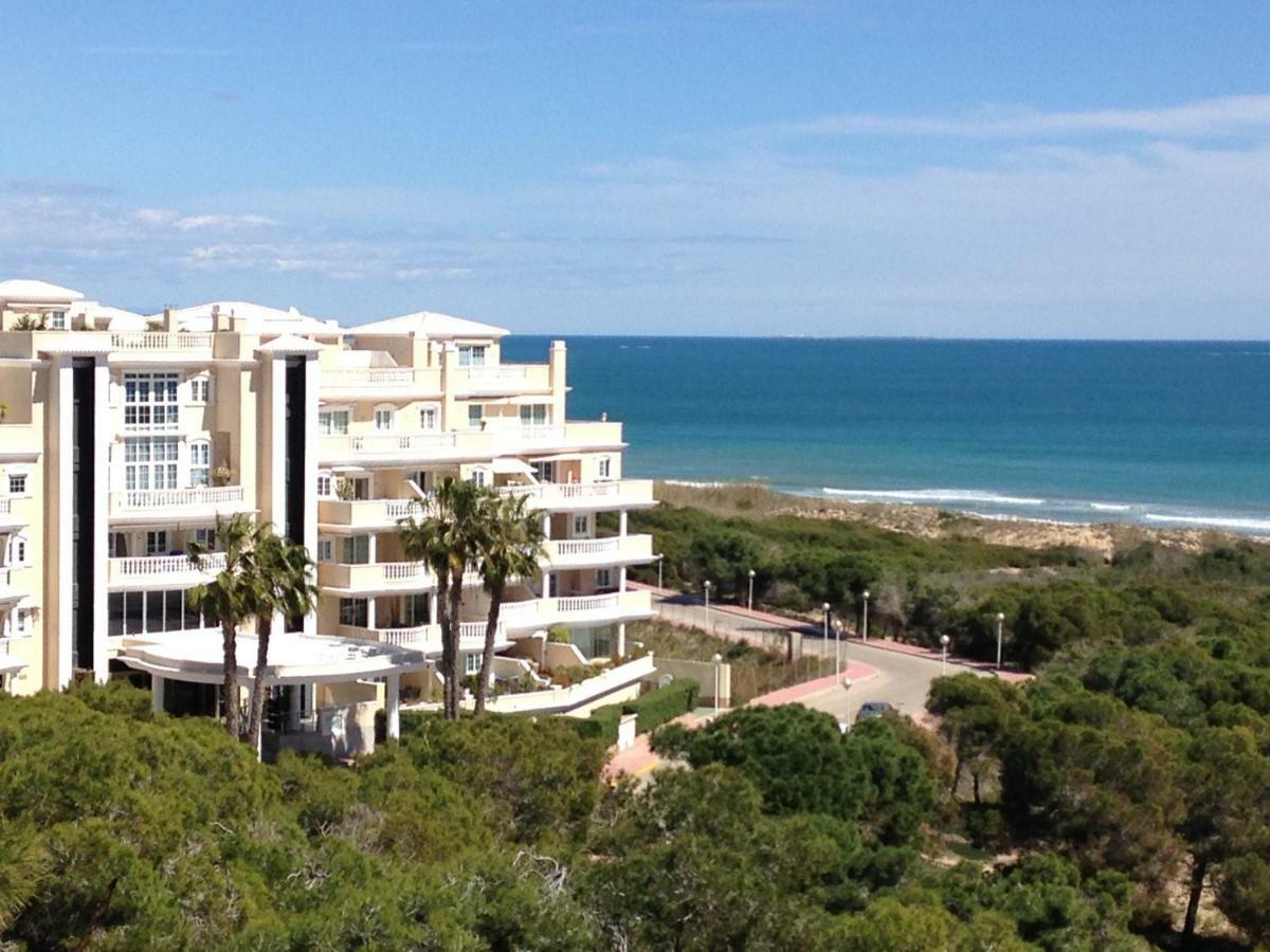 Pete's Place 2* La Marina